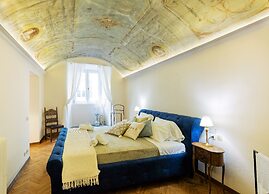 Historic Apt - Wifi - Ac - Top Location - Walk Everywhere