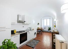 Historic Apt - Wifi - Ac - Top Location - Walk Everywhere