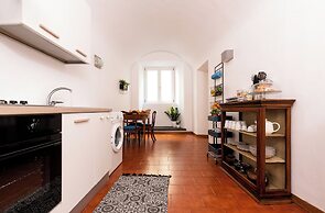 Historic Apt - Wifi - Ac - Top Location - Walk Everywhere