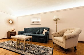 Historic Apt - Wifi - Ac - Top Location - Walk Everywhere