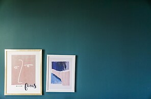 New - Trendy One Bedroom Apt, Most Popular Area