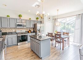 Themed 7 Bedroom Villa, 12 Min to Disney, Resort Access