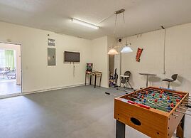 Themed 7 Bedroom Villa, 12 Min to Disney, Resort Access