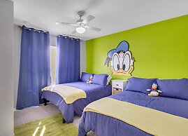 4 Bedroom Townhouse, Resort, 15 Mins to Disney, Themed Rooms perfect f