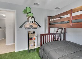 4 Bedroom Townhouse, Resort, 15 Mins to Disney, Themed Rooms perfect f