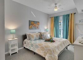 4 Bedroom Townhouse, Resort, 15 Mins to Disney, Themed Rooms perfect f