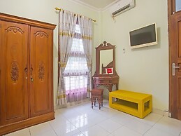 OYO 1804 Guest House Oema'h Opa