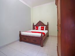 OYO 1804 Guest House Oema'h Opa