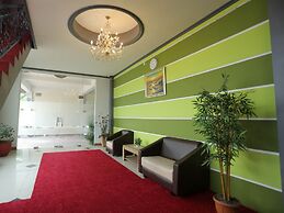 OYO 1864 Tiara Guest House