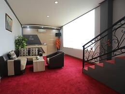 OYO 1864 Tiara Guest House