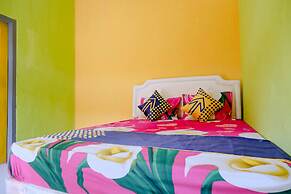 OYO 1773 Ilyasa Family