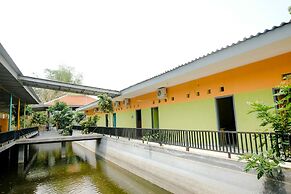 OYO 1773 Ilyasa Family