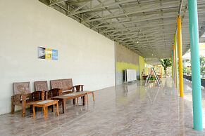 OYO 1773 Ilyasa Family