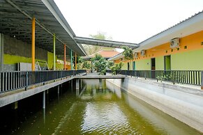 OYO 1773 Ilyasa Family