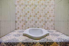 OYO 1773 Ilyasa Family