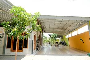 OYO 1773 Ilyasa Family