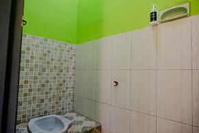 OYO 1773 Ilyasa Family