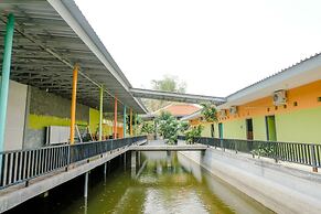 OYO 1773 Ilyasa Family