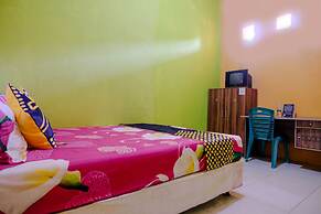 OYO 1773 Ilyasa Family