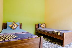 OYO 1773 Ilyasa Family