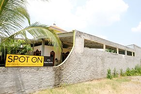 OYO 1773 Ilyasa Family