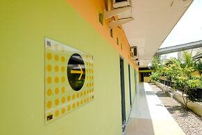 OYO 1773 Ilyasa Family