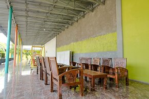 OYO 1773 Ilyasa Family