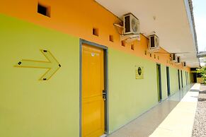 OYO 1773 Ilyasa Family