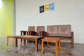 OYO 1773 Ilyasa Family