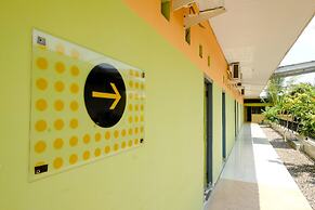 OYO 1773 Ilyasa Family