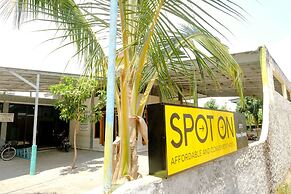 OYO 1773 Ilyasa Family