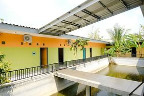 OYO 1773 Ilyasa Family