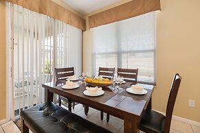 Summer Palm Retreat by VillaDirect