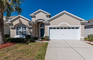 Summer Palm Retreat by VillaDirect