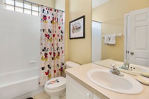 Summer Palm Retreat by VillaDirect