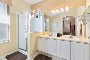 Summer Palm Retreat by VillaDirect