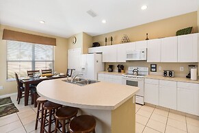 Summer Palm Retreat by VillaDirect