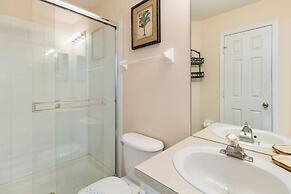 Summer Palm Retreat by VillaDirect