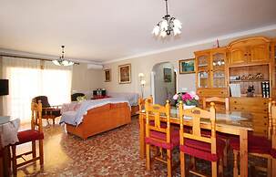 1090 Villa las Flores