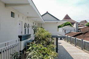 Capital O 1475 Oemah Jawa Family Residence