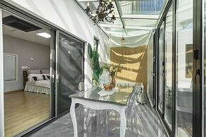 Lim Sea Side Poolvilla Pension