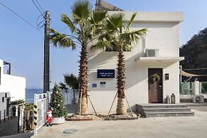 Lim Sea Side Poolvilla Pension