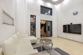 Lim Sea Side Poolvilla Pension