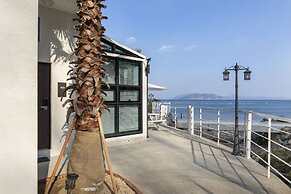 Lim Sea Side Poolvilla Pension