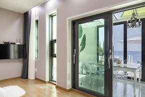 Lim Sea Side Poolvilla Pension