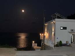 Lim Sea Side Poolvilla Pension