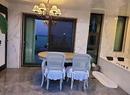 Lim Sea Side Poolvilla Pension