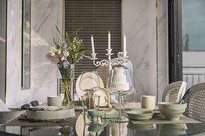 Lim Sea Side Poolvilla Pension