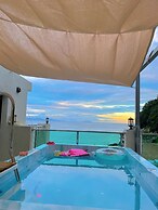 Lim Sea Side Poolvilla Pension