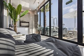 Lim Sea Side Poolvilla Pension